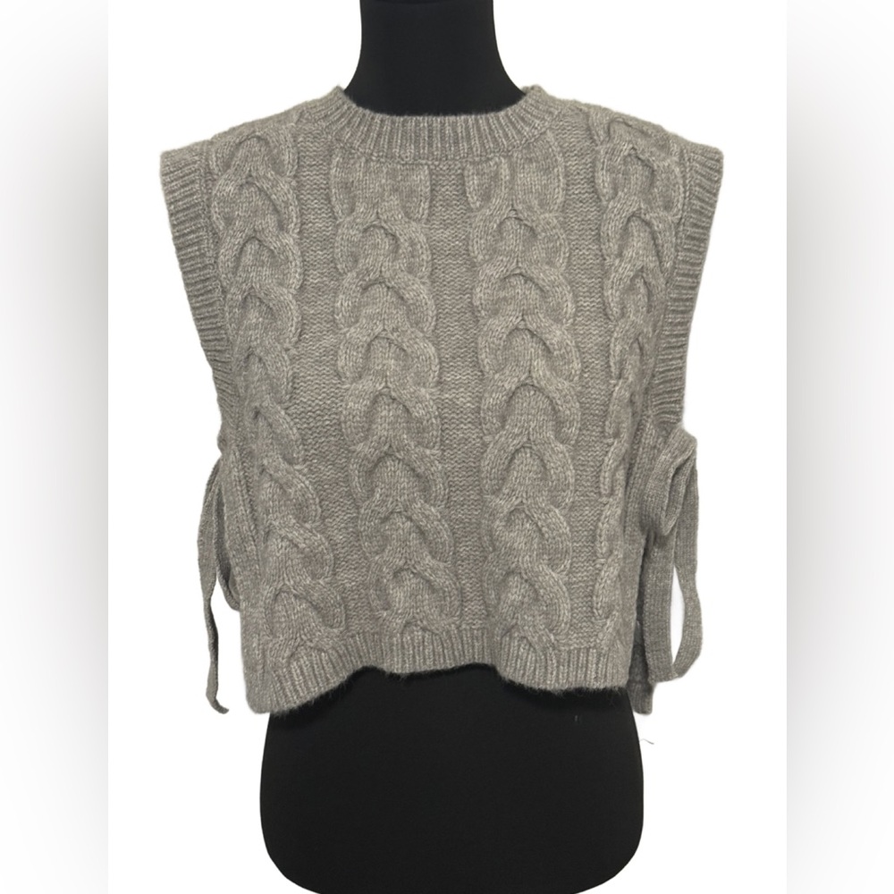 MARBLE Gray Cable Knit Sweater Vest